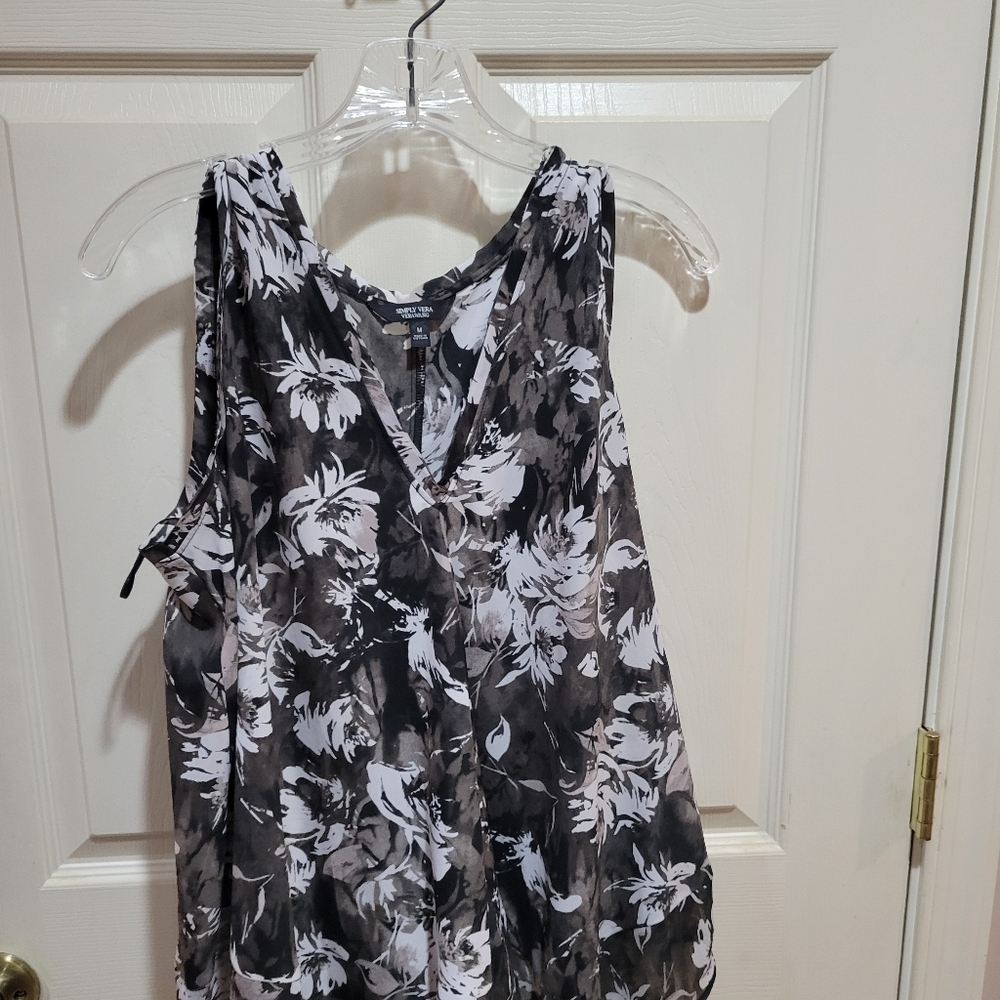 Simply By Vera Wang Black and White Loose, Flowy Blouse